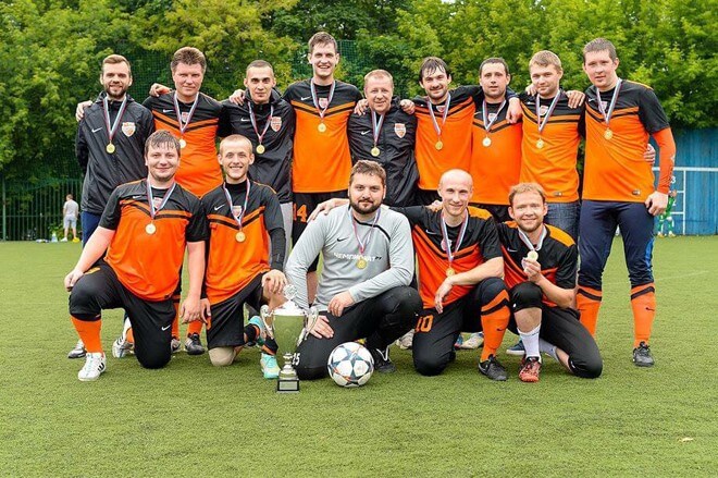 Млечный Биография Футбол