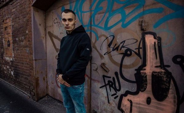 Млечный Биография